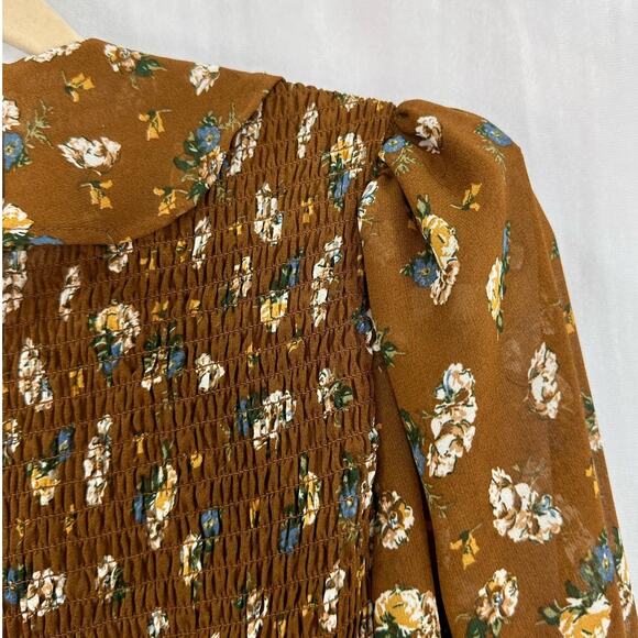 ASTR the Label Brown Ditsy Floral Ruffle Long Sleeve Smocked Top NWT Size Small - Picture 4 of 9